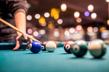 What Are the Pool Cues Weights Standards?