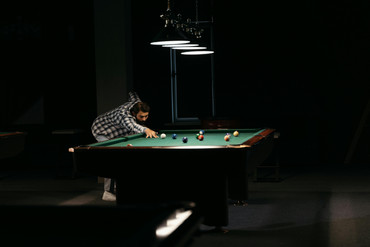 How to Host The Perfect Pool Tournament At Home